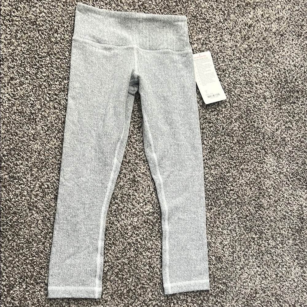Lululemon Gray Patterned Cropped Legging - Size 2 Tags Still On